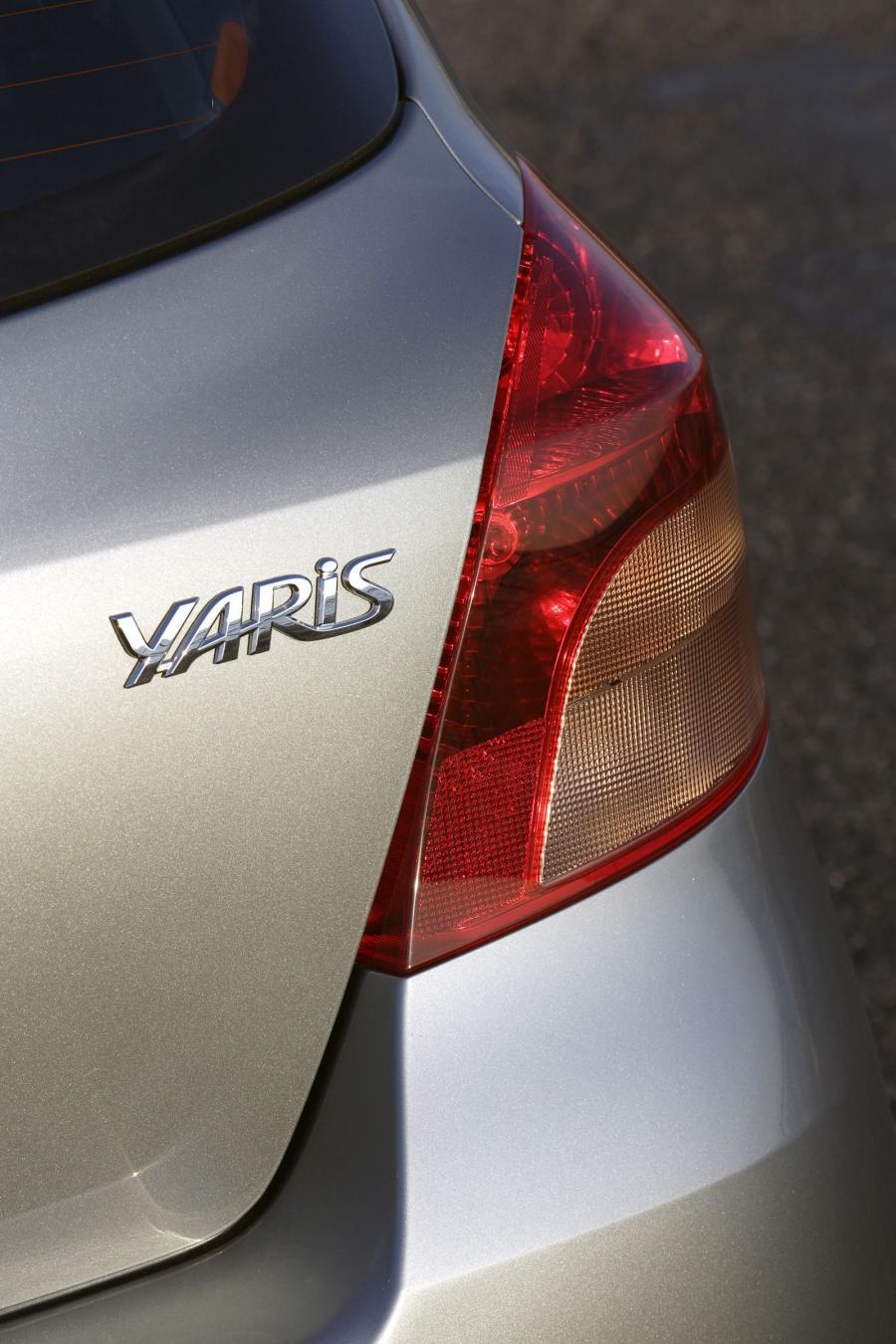  Toyota Yaris 2005 года  (фото 127 из 165)